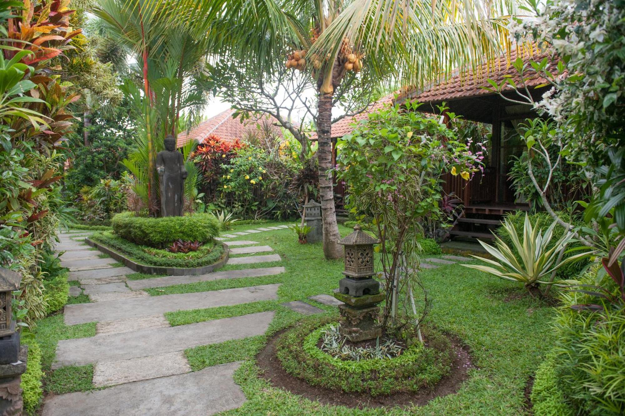 Saka Village Resort Ubud Bagian luar foto